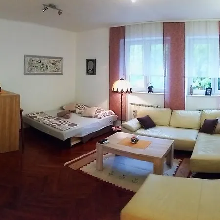 City Center, Free Parking Apartment